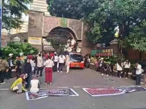 Dugaan Korupsi PLN Jadi Sorotan, Serdadu Muda Nusantara Gelar Unjuk Rasa di Jakarta Selatan
