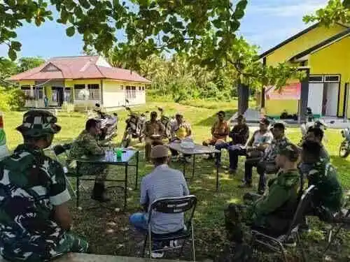Dandim 1505/Tidore Bahas Mekanisme Pekerjaan Fisik TMMD Ke-129 Bersama Kepala Desa
