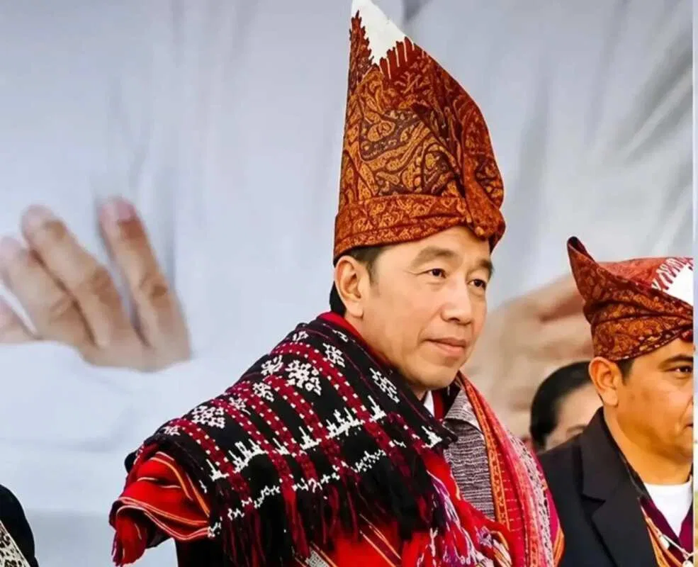 Kejanggalan dalam Foto Melva Pardede di Akun Jokowi