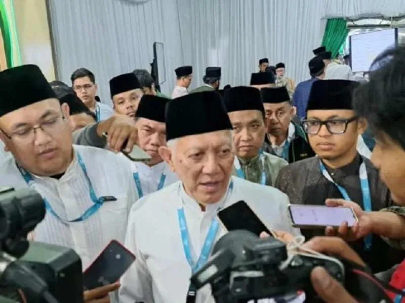 Riwayat Pendidikan KH Abdul Hakim Mahfudz (Gus Kikin) dan Penunjukannya sebagai Ketua PBNU