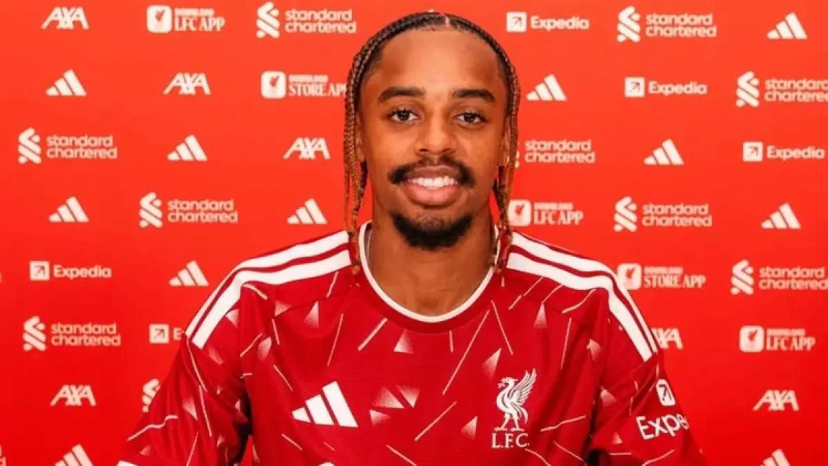 Keputusan PSG Melepas Bradley Barcola ke Liverpool: Sebuah Analisis