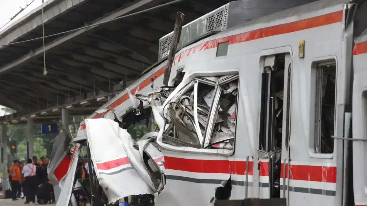 Evaluasi Kecelakaan Kereta: Masinis Tersangka dan Tanggapan DPR