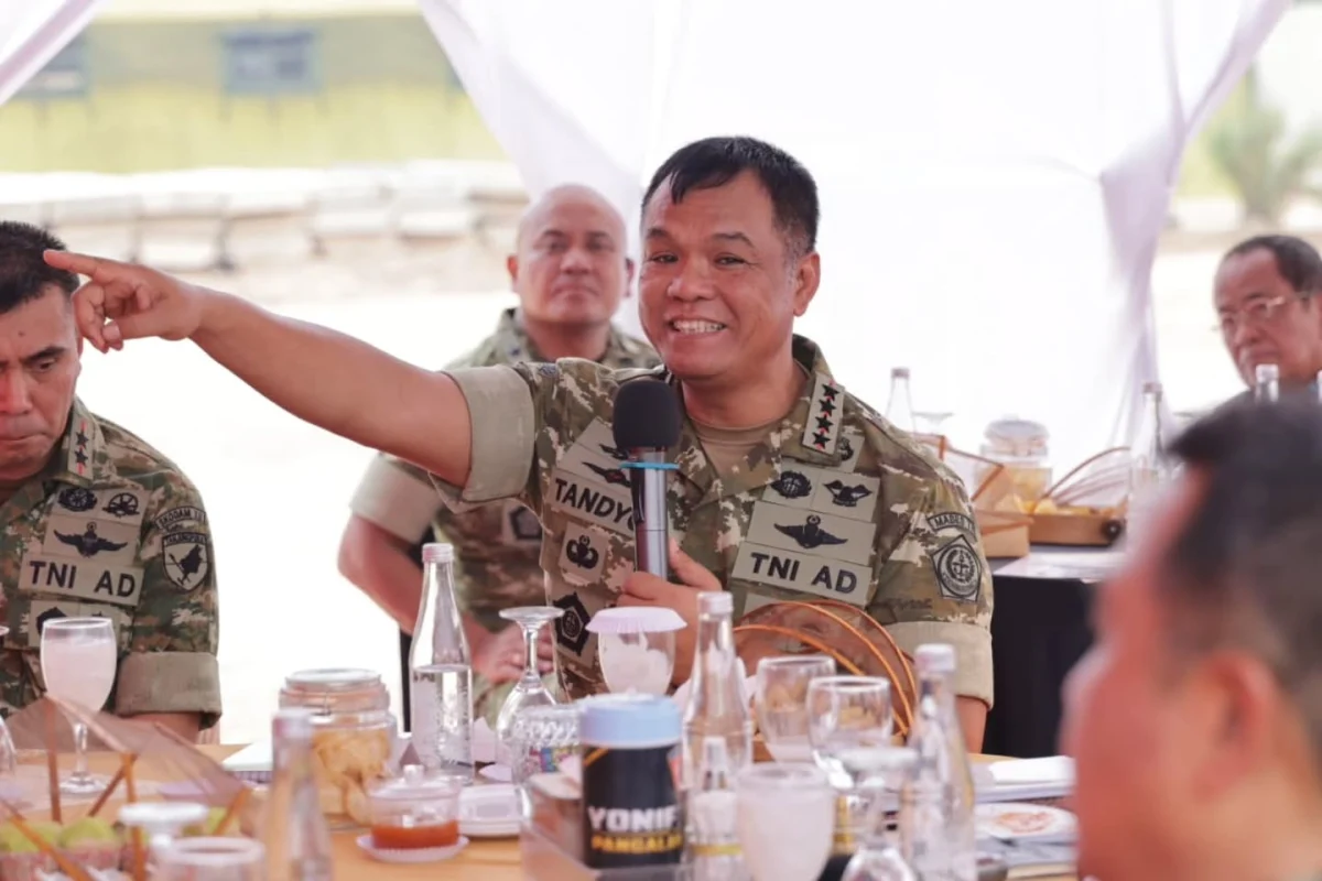 Wakil Panglima TNI Tinjau Kesiapan Yonif TP 926/Pangalangok Libau di Kalimantan Barat