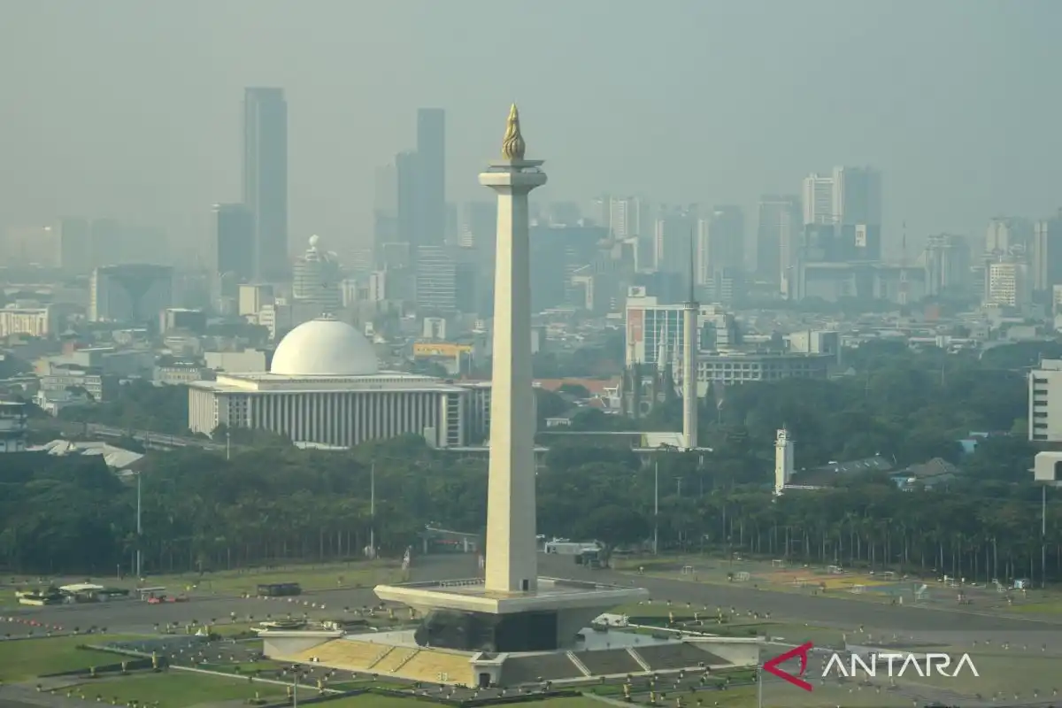 Udara Jakarta Masuk Kategori Tidak Sehat, Warga Diimbau Kurangi Aktivitas Luar Ruangan