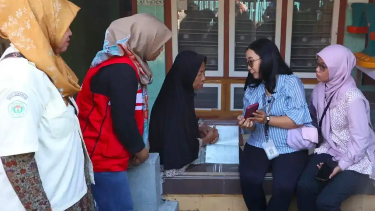 Data Kepemilikan Alphard Membuat Sopir di Surabaya Tersisih dari Bansos