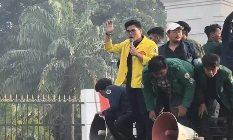 BEM SI Gelar Aksi Nasional Pendidikan di Depan DPR, Soroti Hak Belajar dan Nasib Pendidik