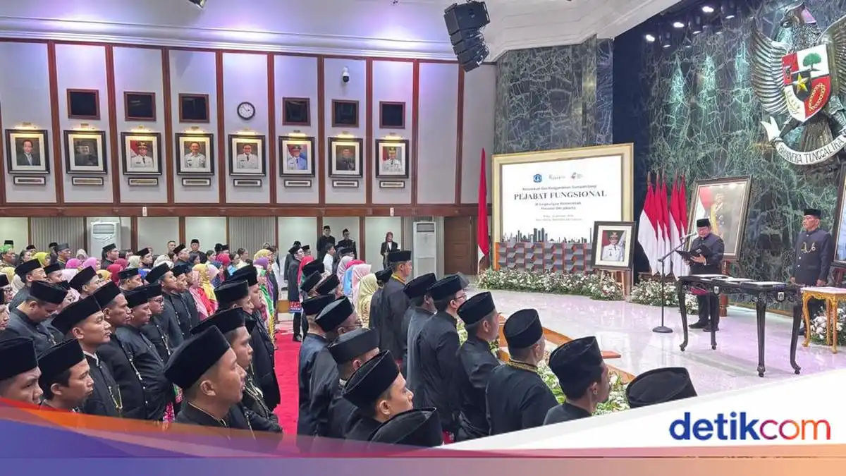 Pramono Anung Lantik 368 Pejabat Fungsional, Mayoritas Berasal dari Kalangan Guru