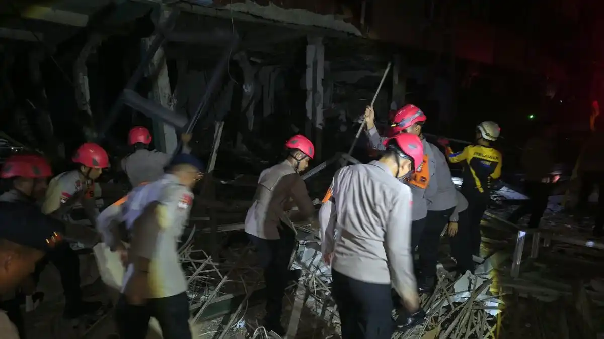 Ledakan di Pertokoan Pasar Cimanggis Ditangani 50 Personel Brimob