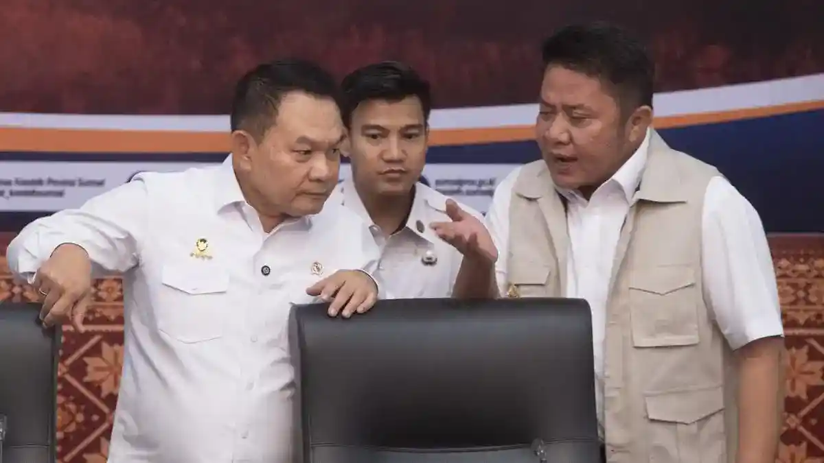 Kabut Tebal Menahan Penyemaian Dry Ice untuk Tangani Asap di Palembang
