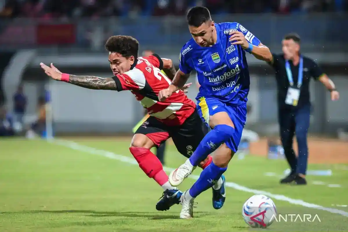 Pekan Ketujuh Super League: Persib Berburu Kebangkitan, Derbi Suramadu Jadi Sorotan