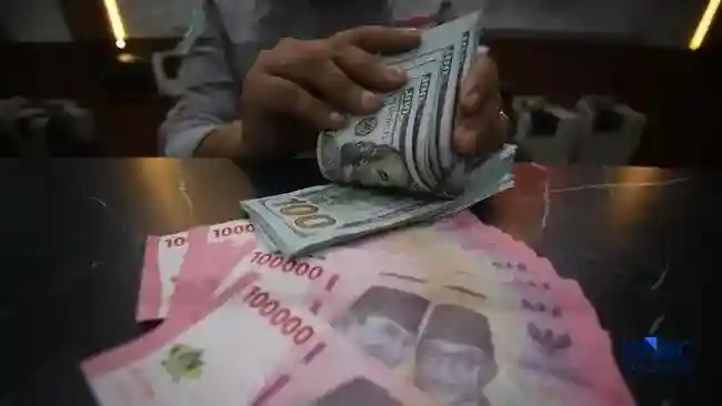 Rupiah Tembus Rp18.105 per Dolar AS, Terlemah dalam Hampir Lima Bulan