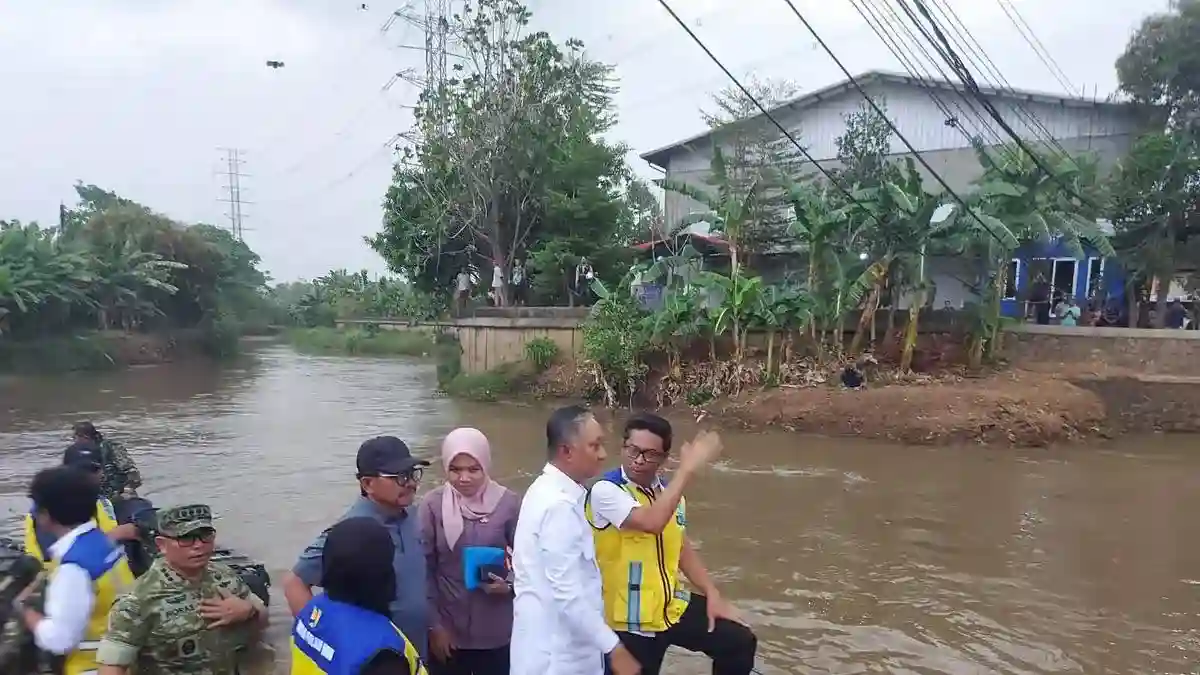 Pendangkalan dan Penyempitan Kali Angke Disorot dalam Penanganan Banjir Tangerang