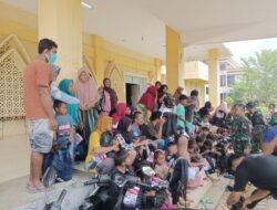 Hadirkan Senyum Anak-Anak Aceh, TNI Salurkan Ribuan Paket Alat Sekolah