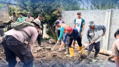 Polri Bersama Warga Pulihkan Masjid di Bener Meriah Pascabencana