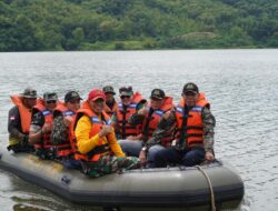 Gubernur Akmil Meninjau Latihan Teknik Mendayung dan Ketahanan Taruna Tingkat II