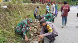 Pemasangan Berem Jalan Terus Dikebut Satgas TMMD Ke 127 Kodim 0808/Blitar Bersama Warga