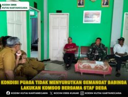 Kondisi Puasa Tidak Menyurutkan Semangat Babinsa Lakukan Komsos Bersama Staf Desa