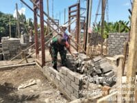 Babinsa Hadir di Tengah Warga, Ringankan Pekerjaan Pembangunan Rumah