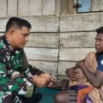Senyum Bahagia Ibu Modesta Akarepia, Dapat Layanan Kesehatan dari Satgas TMMD Kodim 1710/Mimika