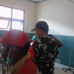 Aparat Gabungan TNI Bersama RSUD Mulia dan PMI Kab Puncak Jaya Evakuasi Pengungsi Korban Penembakan KKB di Distrik Sinak