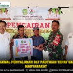 Babinsa Kawal Penyaluran BLT Pastikan Tepat Sasaran di Masyarakat