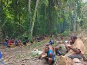 Di Balik Nasi Bungkus Ada Kebersamaan :  TMMD Ke-128 di Kampung Tanah Rubuh, Tanpa Sekat Tanpa Batas