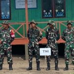 Antusiasme Tinggi Warnai Upacara Hardiknas di SD Naena Kekwa Bersama Satgas TMMD Kodim 1710/Mimika