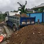 Pembangunan Jembatan Garuda Capai 91 Persen, Kodim 1505/Tidore Bersama Warga Laksanakan Penimbunan dan Finishing