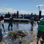 Jum’at Berkah, Personel Kodim 1505/Tidore Bersihkan Pesisir Pantai dan Lingkungan Kedaton