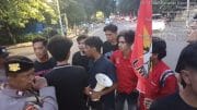 Tanpa Pemberitahuan ke Polisi, Aksi LMND di Menteng Picu Keluhan Pengguna Jalan dan Sopir Ambulans