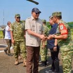 Wapang TNI Bersama Menhan RI Tinjau Lokasi Industri Strategis dan Yonif TP 938/Pancasona di Jawa Barat
