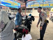 Warga Tuban Rela Menepi, Polantas Tuban Beri Penjelasan Langsung Soal SIM, STNK, dan BPKB