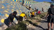 TMMD ke-129 Kodim 1505/Tidore Gelar Jum’at Bersih Bersama Warga di Desa Bokimaake