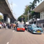 Kejagung Didatangi Massa NATO, Tuntutan Penegakan Hukum Menggema di Jalan Sultan Hasanuddin