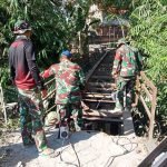 Kemanunggalan TNI-Rakyat: Satgas TMMD 129 Bojonegoro Kebut Perbaikan Jembatan Kesongo