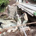 Rehab jembatan capai 50 persen, Satgas TMMD ke-129 Kodim 1807/Sorong Selatan percepat akses dan tingkatkan kesejahteraan warga