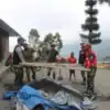Kodim 1714/Puncak Jaya Gandeng Masyarakat Binaan Membangun Jembatan Merah Putih di Kampung Kulok Enggame