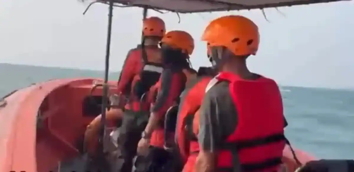 Upaya Tim SAR untuk Menemukan Lima Jurnalis Hilang di Selat Sunda