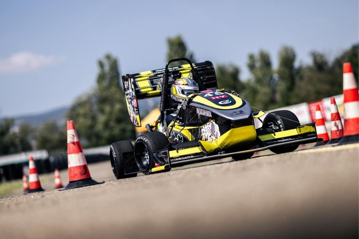 Bimasakti UGM Raih Prestasi di Formula SAE Italia