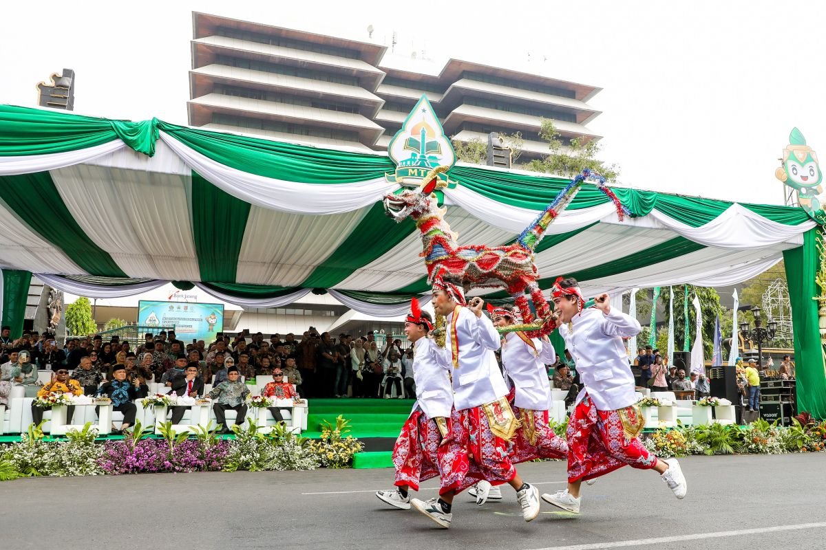 Pawai Meriah MTQ Nasional Menarik Perhatian di Semarang