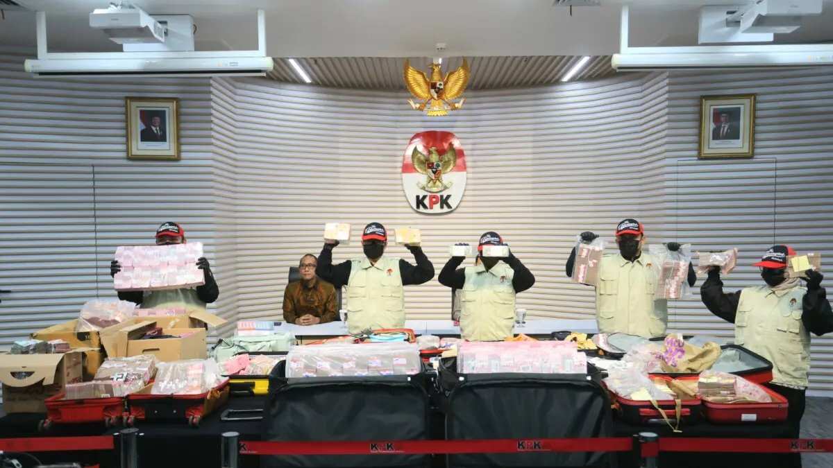 Pengumpulan Uang Kasus Suap: Keterlibatan Kepercayaan Nusron Wahid