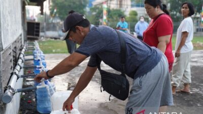 Jembatan Air Bersih untuk Warga Pontianak