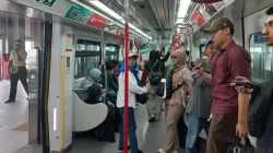 Banyak Warga Antusias Menjelajahi Rute Baru LRT Jakarta