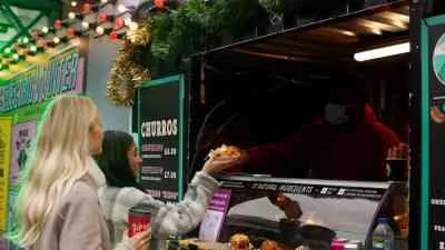 Menyelami Keberagaman Kuliner Jalan Tunjungan Surabaya