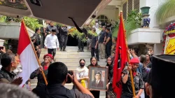 Penghormatan Terakhir untuk Guruh Soekarnoputra