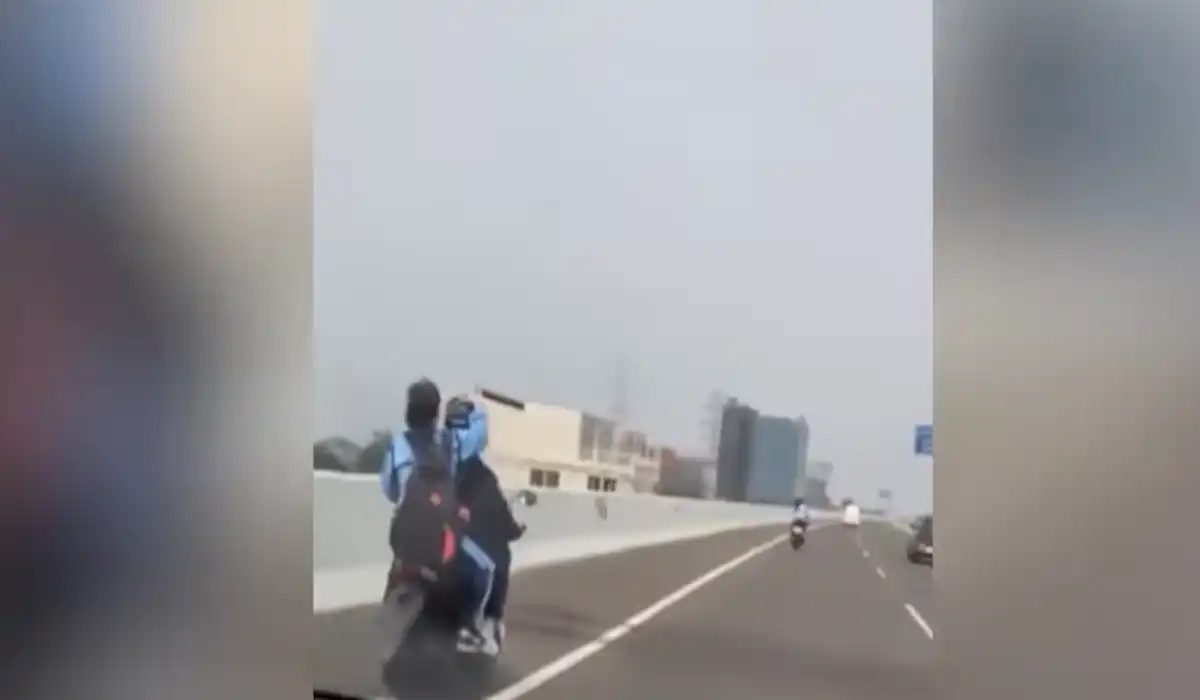 Dua Perempuan Pengendara Motor Masuk Tol Becakayu, Diduga Tersesat