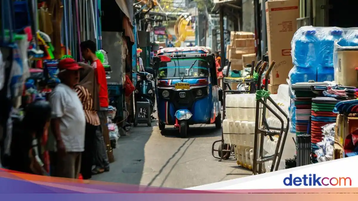 Bajaj Jakarta di Tengah Menyusutnya Penumpang dan Ketatnya Persaingan Transportasi