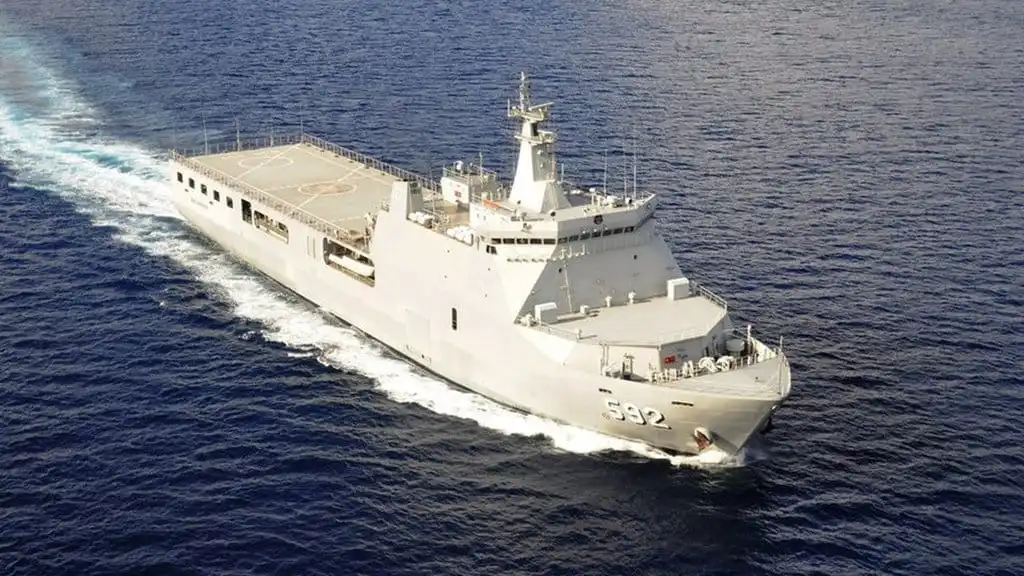 Sebelum KRI Sriwijaya, TNI AL Telah Memiliki LPD Berperan seperti Kapal Induk Mini