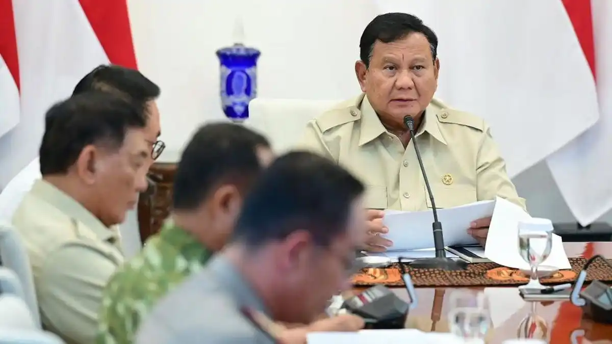 Prabowo Bahas Percepatan Pemadaman Karhutla dalam Rapat Terbatas di Istana