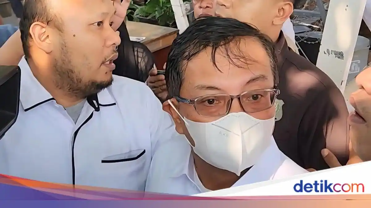 Rustian Keluar dari KPK Usai Diperiksa dalam OTT Terkait Dana Kebencanaan